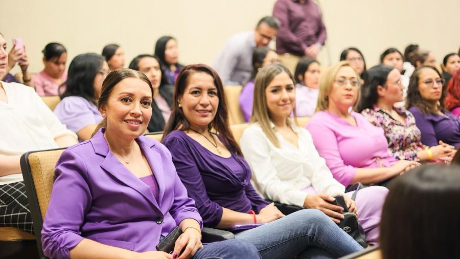 Imparte SEBIEN conferencia Mujer Transformadora