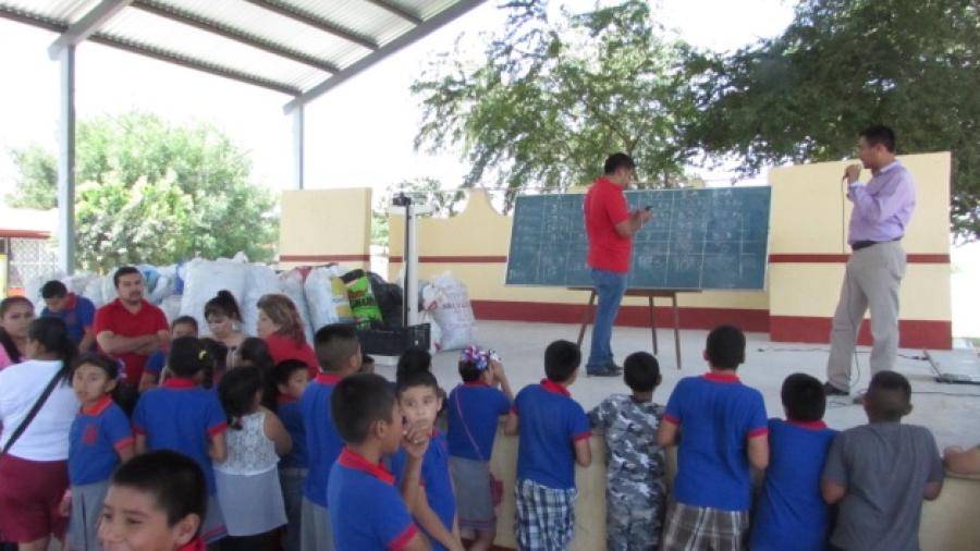 Escuelas de Díaz Ordaz realizan eventos para reunir fondos