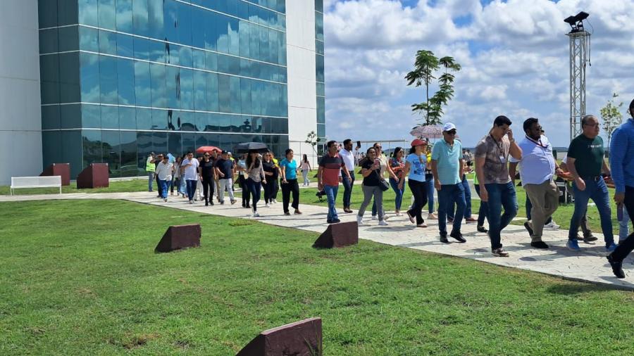 Evacúan Torre Bicentenario por connato de incendio