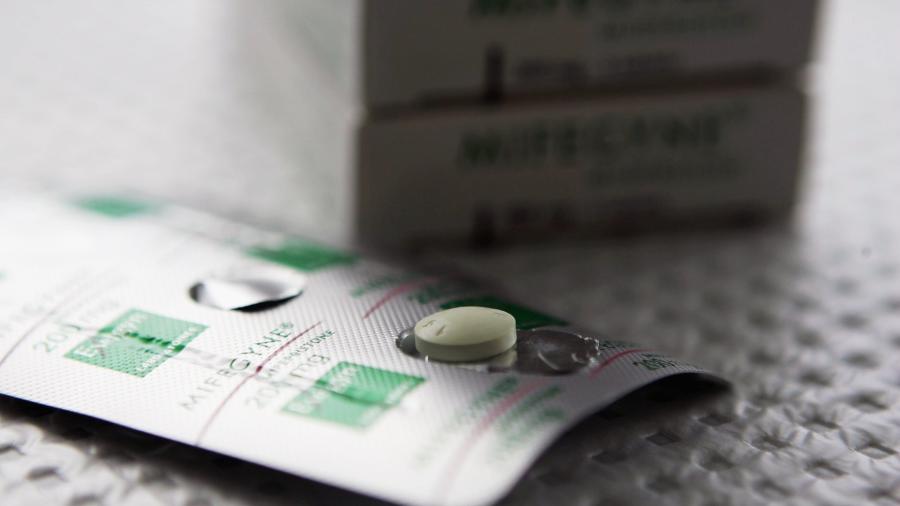 La FDA permitirá a las farmacias de EU vender pastillas para abortar