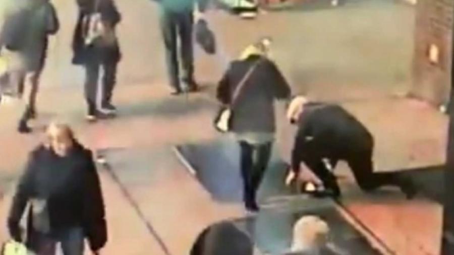 Policía de NY ubica a pareja que perdió anillo de compromiso