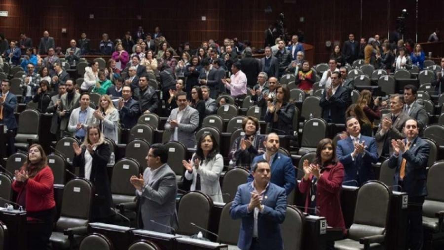 Diputados viajar&aacute;n, pero s&oacute;lo si se ajustan a austeridad