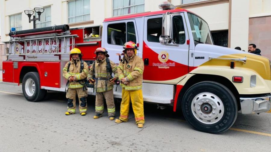 Entrega Américo camión de bomberos a la Coordinación Estatal de Protección Civil