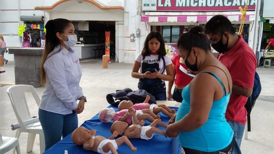 Ayuntamiento y DIF concientizan a jóvenes sobre alcoholismo y embarazo no deseado