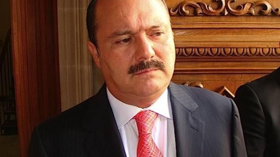 Piden ficha roja de Interpol para César Duarte