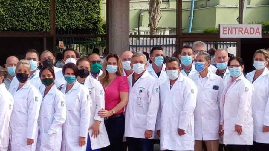 IMSS autoriza iniciar labores a médicos cubanos