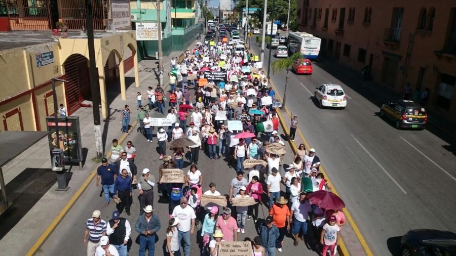 Salen a la calle para mostrar su rechazo al gasolinazo