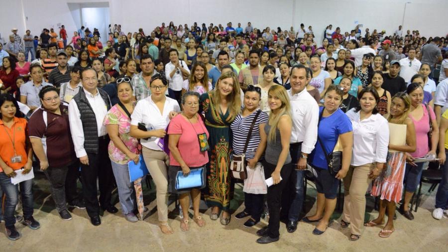 Concluye Reynosa entrega de becas a universitarios
