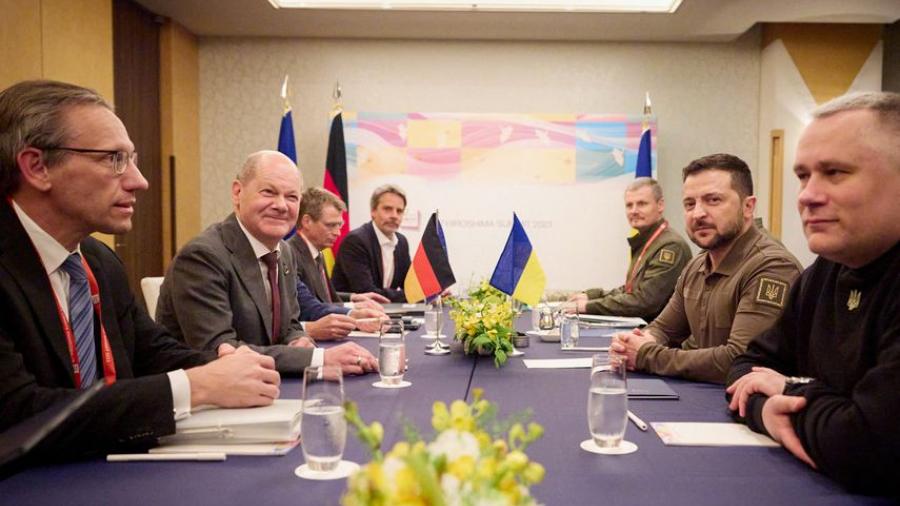 Zelenski se reúne con líderes del G7, que urgen a China a "presionar" a Rusia