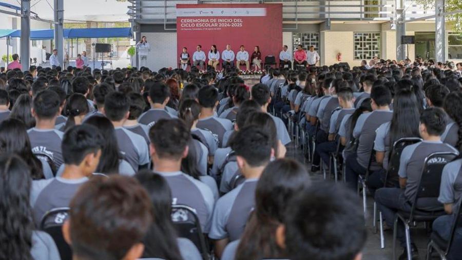 Inaugura Lucía Aimé junto a estudiantes el ciclo escolar de media superior en Tamaulipas