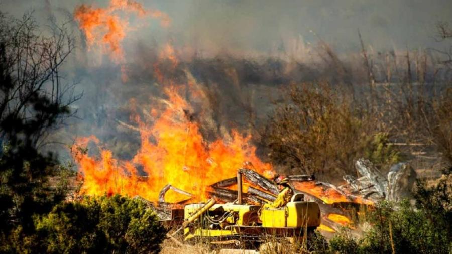 Continúan incendios en California