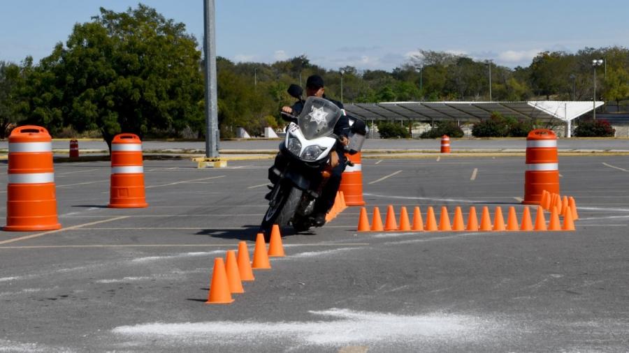 Capacita SSPT a elementos de la Guardia Estatal en manejo de motocicletas