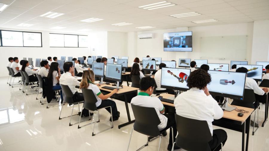 Nuevo Laredo marca pauta en Tamaulipas: entrega Carmen Lilia Canturosas laboratorio de inteligencia artificial en la Universidad Tecnológica
