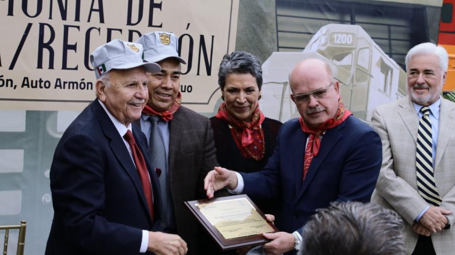 Entregan piezas históricas al Museo del Ferrocarril 