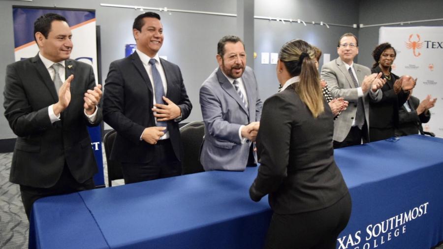 Concluyen policías tamaulipecos primera etapa de  curso de inglés en Texas