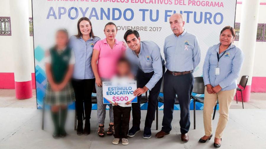 Entregan de estímulos del programa "Apoyando tu Futuro"