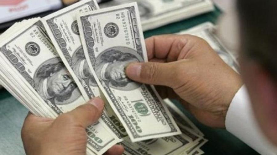 D&oacute;lar se vende en 18.15 pesos en casas de cambio 
