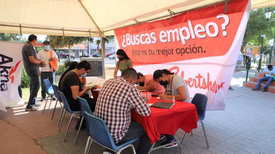 Ofrecen más de 700 vacantes en Empleo en Tu Colonia en la Plaza Hidalgo 