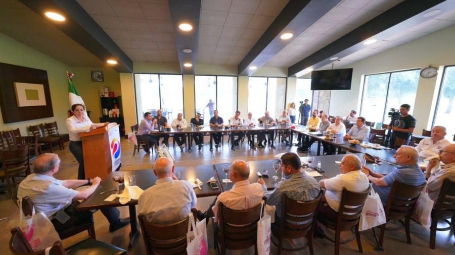 Reforzar&aacute; Carmen Lilia Canturosas Villarreal vinculaci&oacute;n con organismos y asociaciones para la prosperidad de Nuevo Laredo 