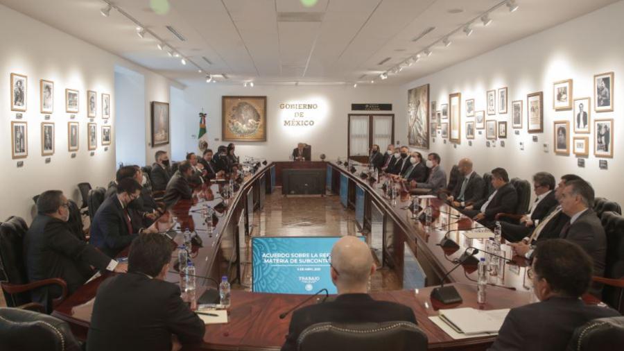 Líderes empresariales, sindicatos y gobierno federal, cierran acuerdo que limita la subcontratación laboral en México