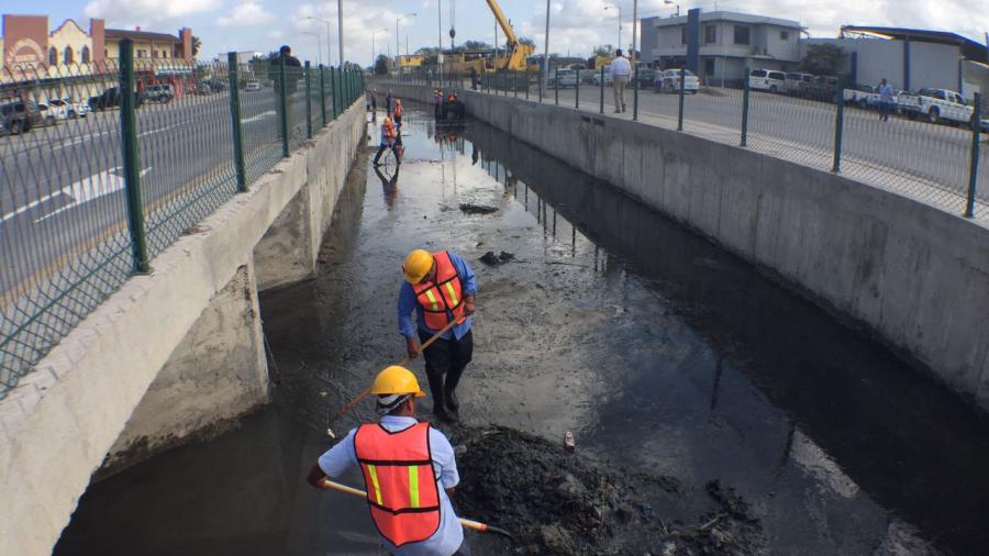 Chuchín pone en marcha la limpieza de canales y drenes 