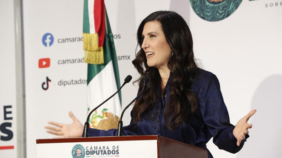 Diputada Kenia López Rabadán abre canal directo para que jóvenes envíen propuestas al Congreso