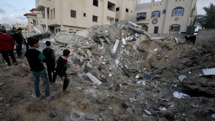 Al menos 70 muertos en un ataque israelí a un campo de refugiados en Gaza