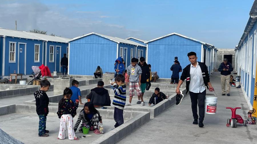 Entregan 30 casas para refugiar a migrantes