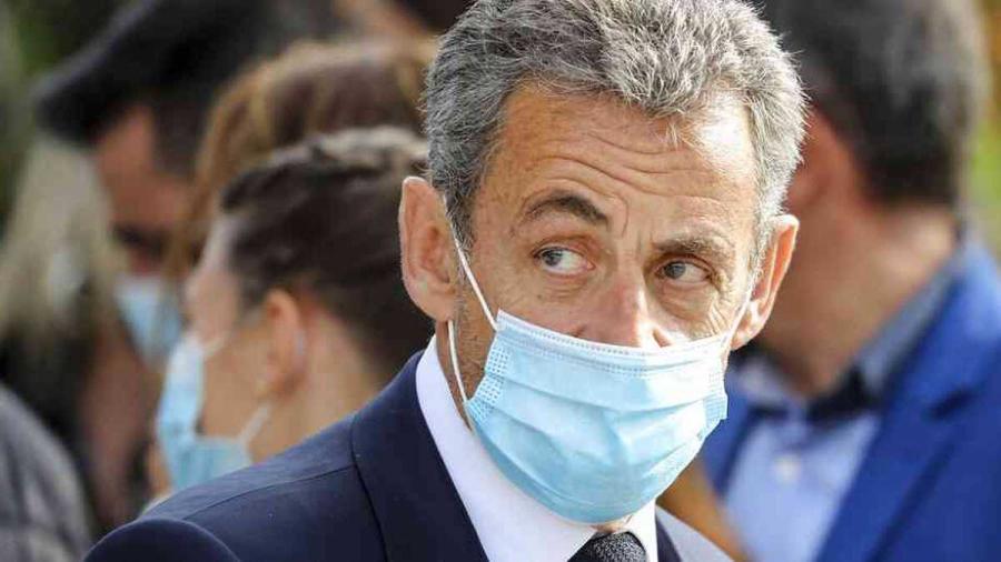 Fiscalía francesa pide seis meses de cárcel para expresidente Sarkozy