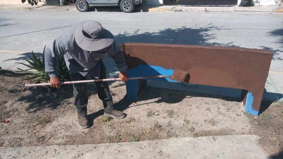 Desarrolla Gobierno de Carlos Peña Ortiz trabajo de mantenimiento de espacios públicos
