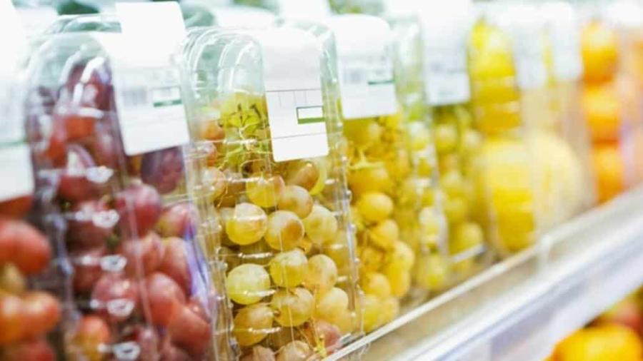 Prohíben en Francia los plásticos en fruta y verduras