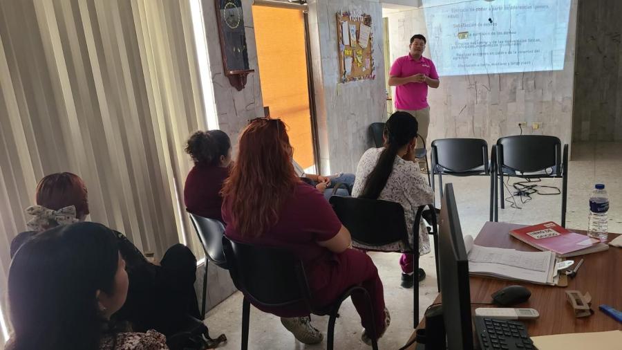 Busca Inmujer empoderar en la educación 