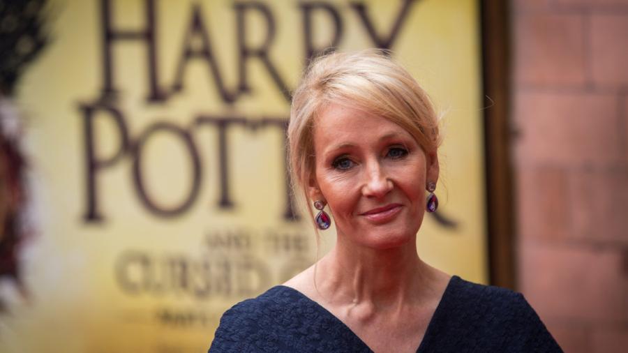 Fans enfurecidos y desilusionados tras polémico mensaje de J.K. Rowling
