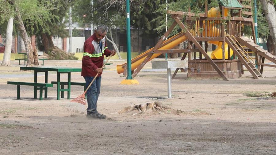Limpian parques de Nuevo Laredo tras domingo de Pascua 