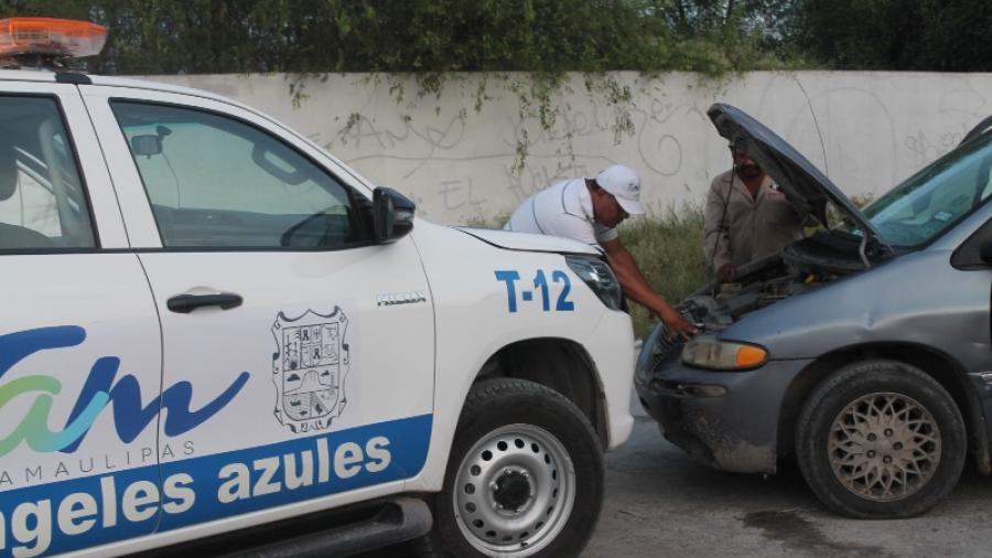 Ángeles Azules recorren carreteras dando servicio