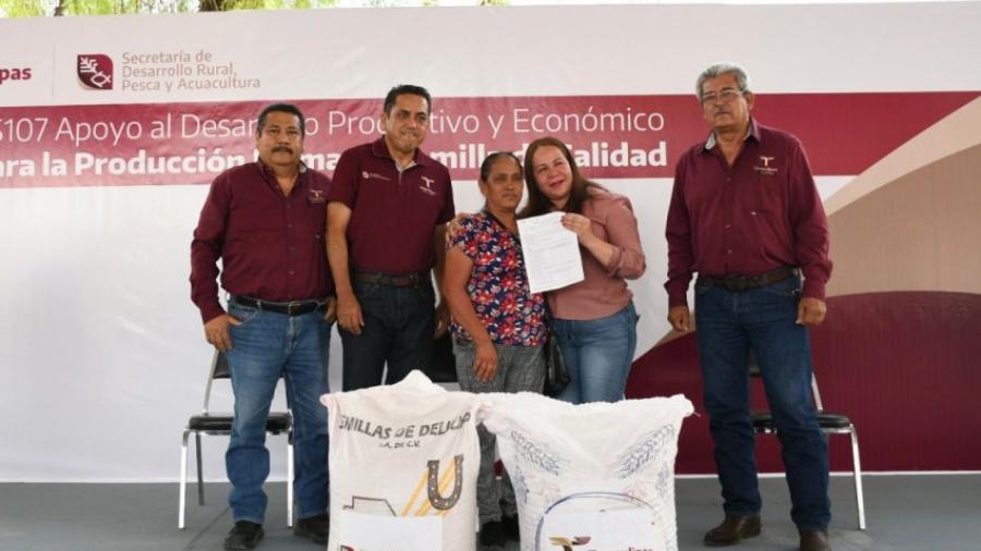 Fortalece Gobierno de Tamaulipas desarrollo agrícola en el altiplano con entrega de semilla de avena