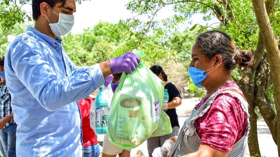 Voluntariado DIF Reynosa lleva apoyo alimenticio y kits de higiene y limpieza a familias de la zona ejidal
