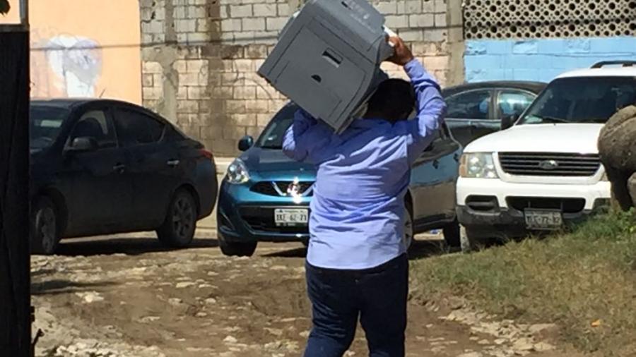 Primaria inundada, retomara clases este martes