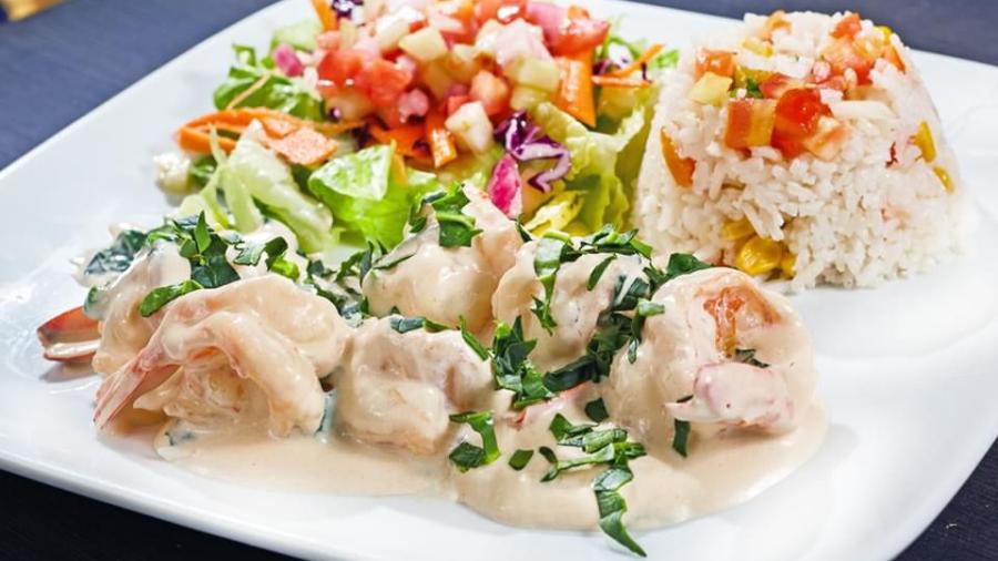 Restaurantes suben precios por incremento en canasta básica