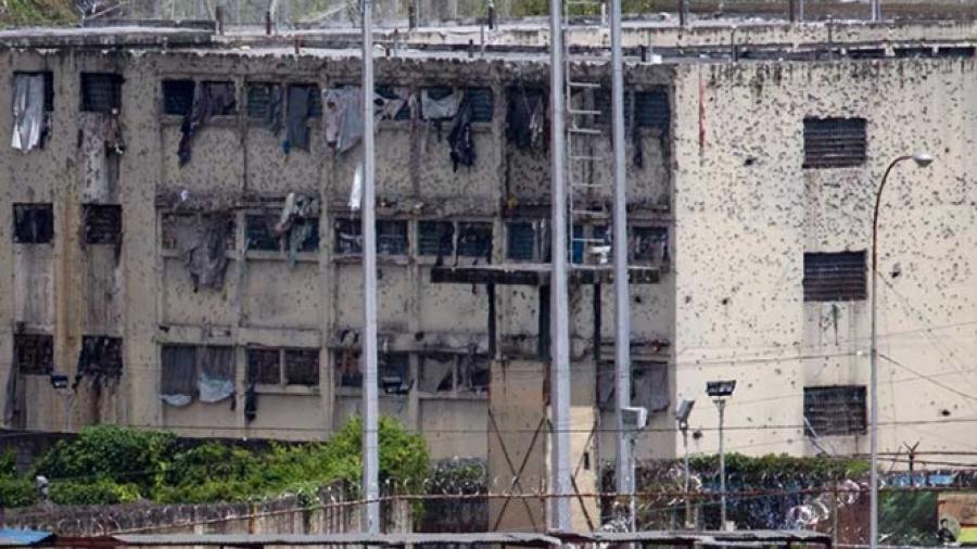 Riña en carceles de Venezuela deja 37 muertos y 14 heridos