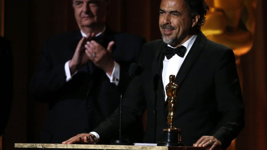 Iñárritu recibe Óscar por “Carne y arena”