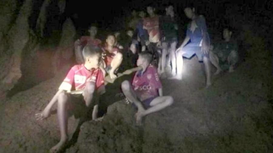 Gobernador de chiang Rai pide descartar método de buceo en rescate a niños en Tailandia