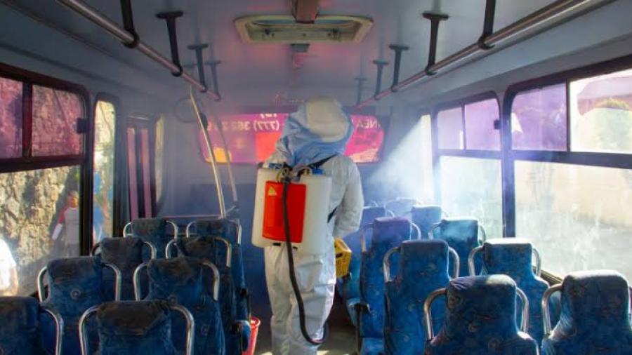 Transportes públicos agilizan esfuerzos de sanitización en sus unidades
