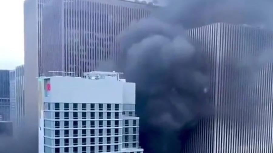 Se incendia edificio cercano al Rockefeller en NY 
