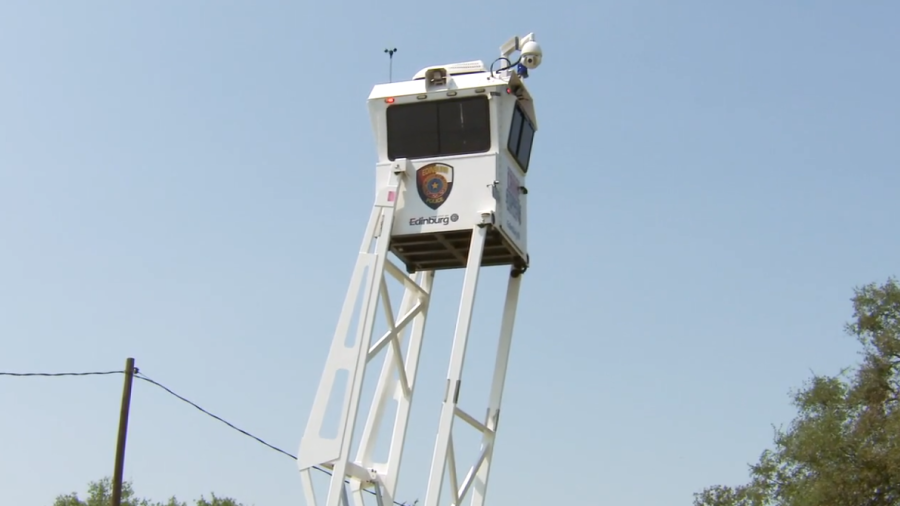 Policía de Edinburg instala torre de monitoreo para temporada de elecciones 