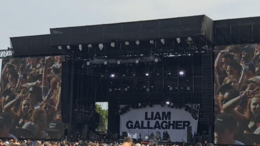 Liam Gallagher corta su show en Lollapalooza