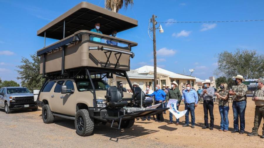 Dan alcalde y secretario banderazo a temporada de cacer&iacute;a de venado