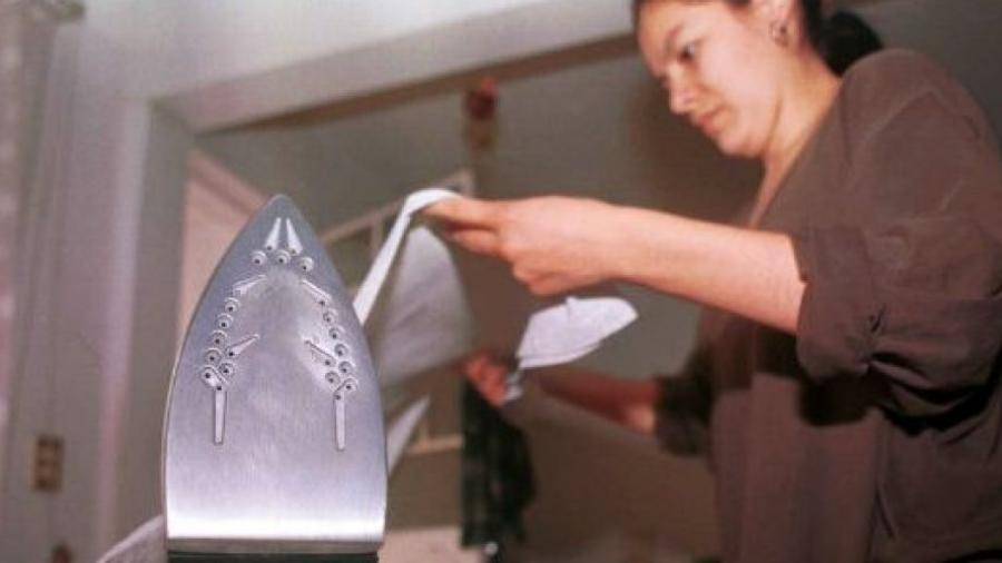 IMSS anuncia programa de seguridad a empleadas domésticas; Cuarón muestra apoyo