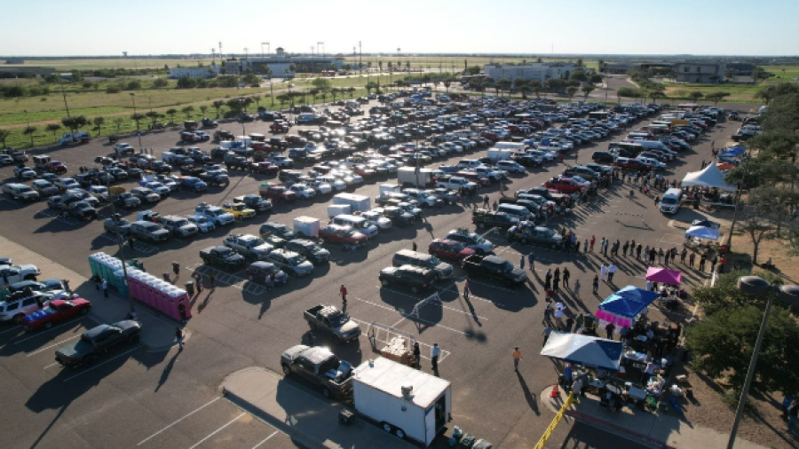 Recibe Nuevo Laredo caravana de paisanos con más de 2 mil vehículos