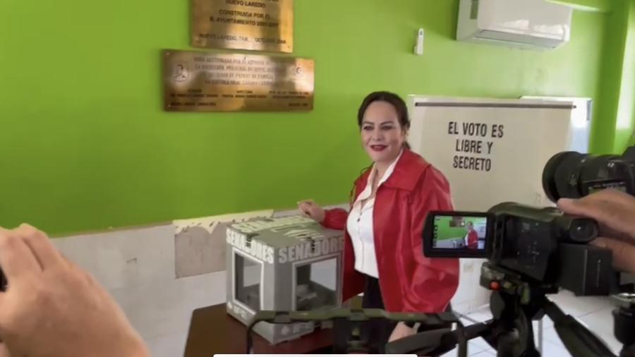 Acude la alcaldesa Carmen Lilia Canturosas a emitir su voto